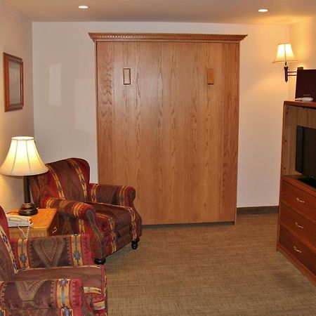 Homestead Inn And Suites Hardin Buitenkant foto