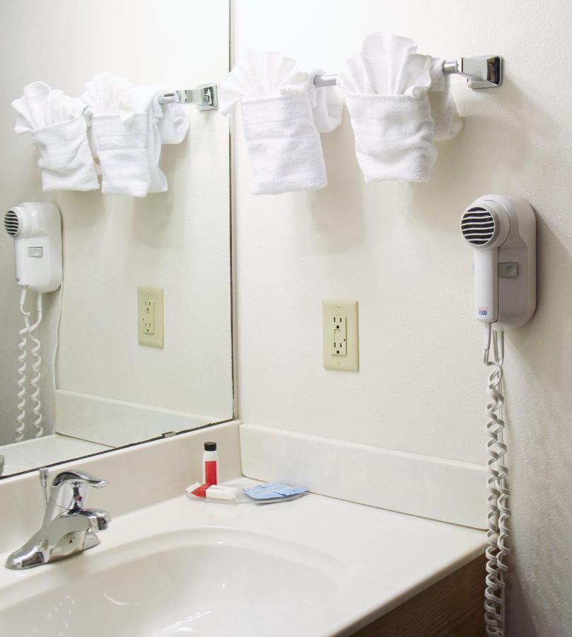 Homestead Inn And Suites Hardin Buitenkant foto