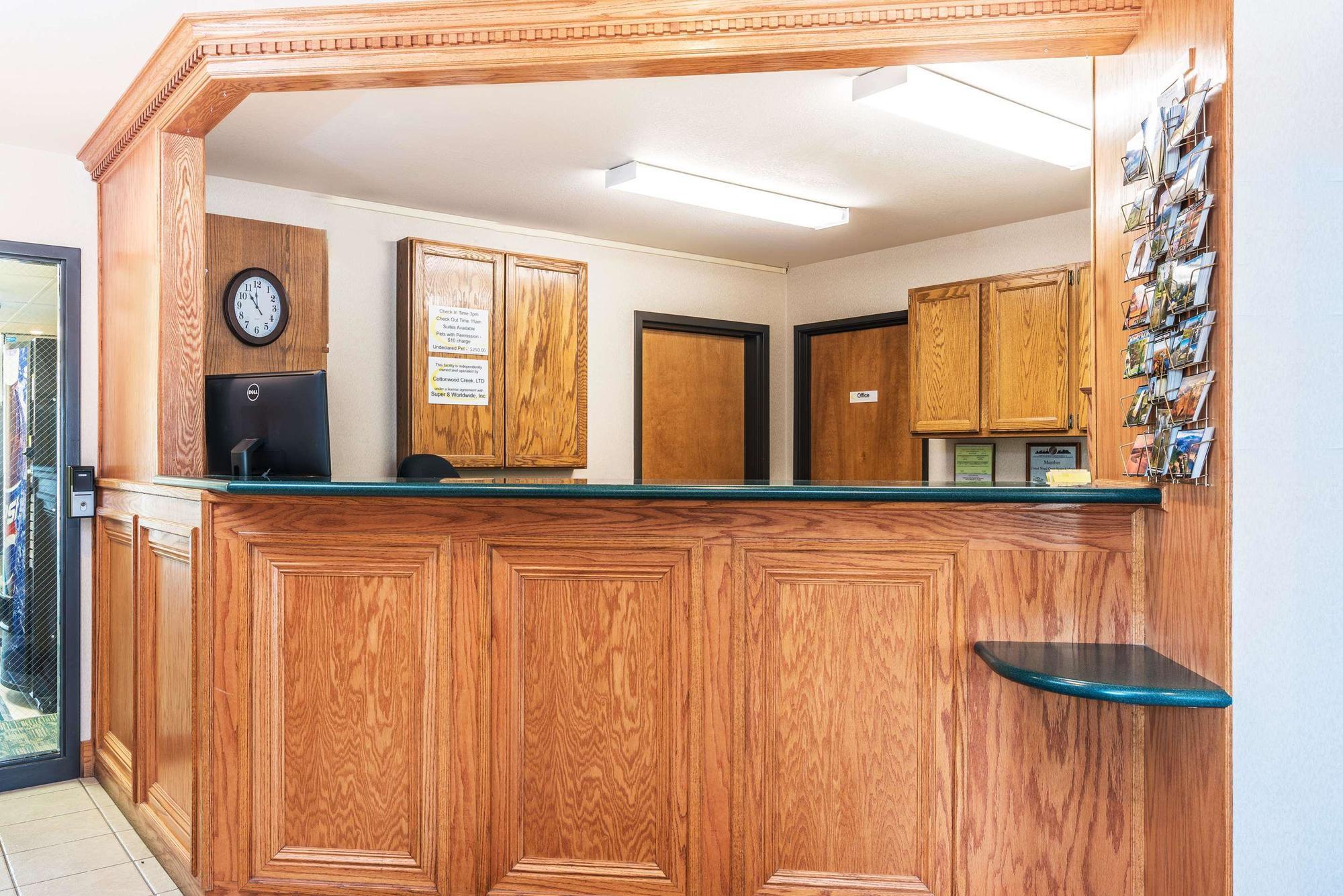 Homestead Inn And Suites Hardin Buitenkant foto