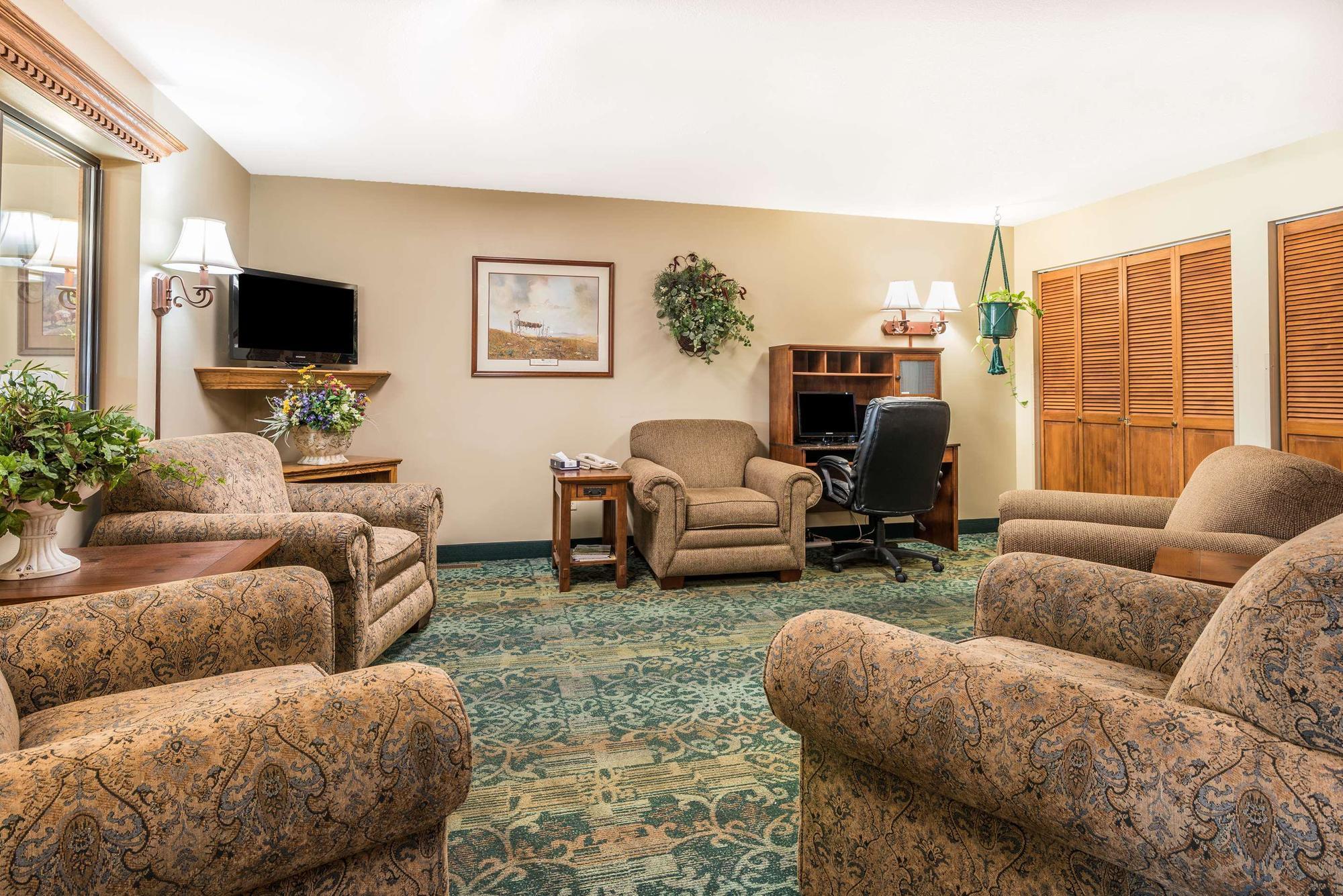 Homestead Inn And Suites Hardin Buitenkant foto