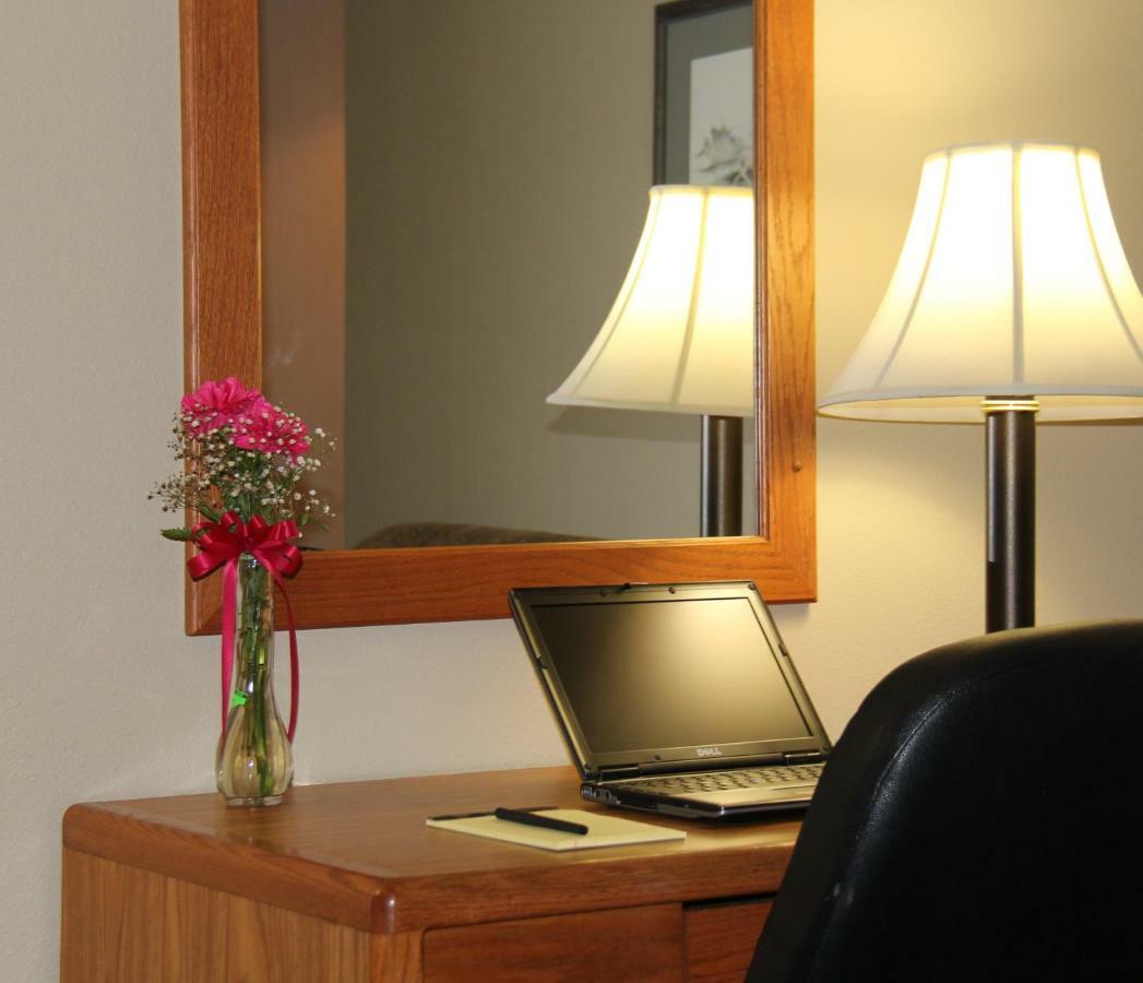Homestead Inn And Suites Hardin Buitenkant foto